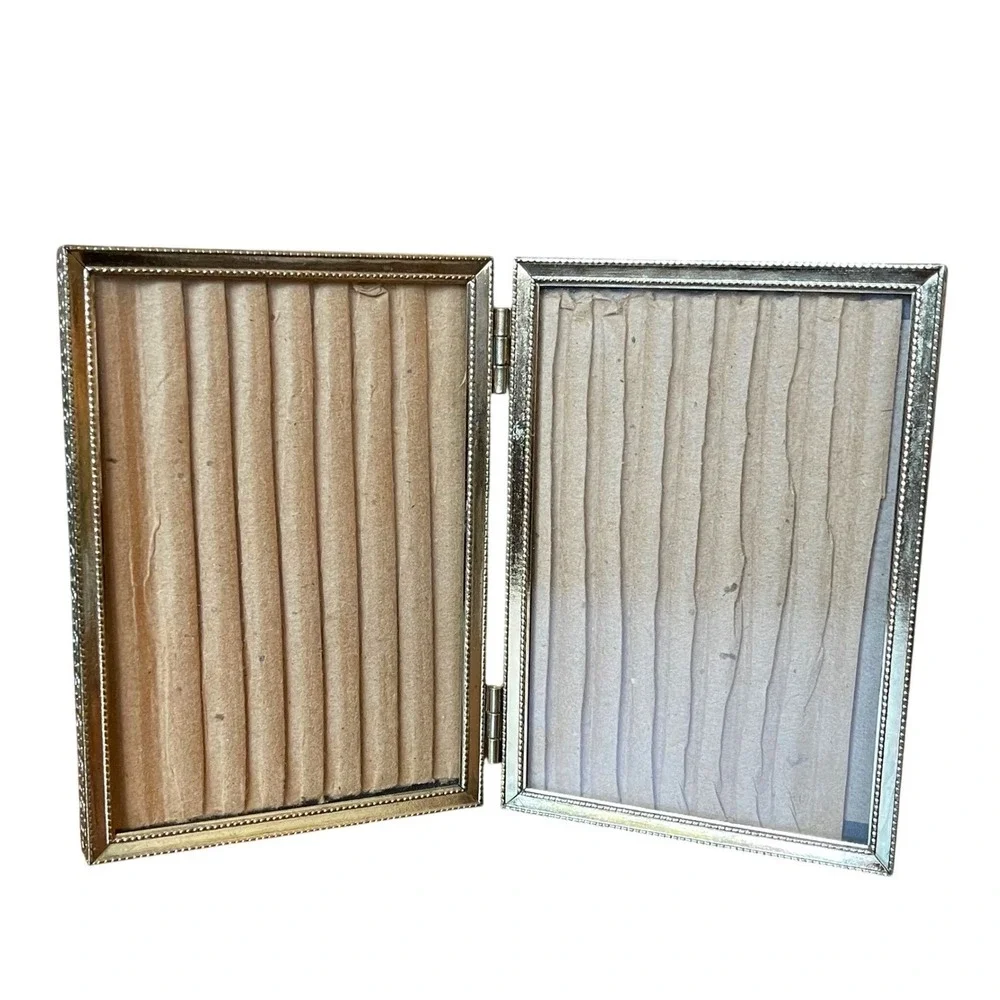 Vtg MCM Gold Brass Ornate‎ Scroll Metal Bi-Fold Hinged Picture Frames 3.5
